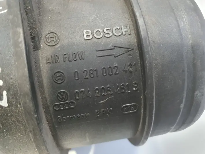 VW Golf V 2.0 TDI PRZEPŁYWOMIERZ POWIETRZA 0281002461 074906461B