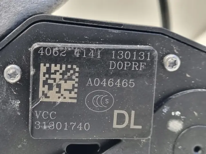 Volvo S60 II V60 ZAMEK DRZWI prawy przód PASAŻERA 31301740 Europa