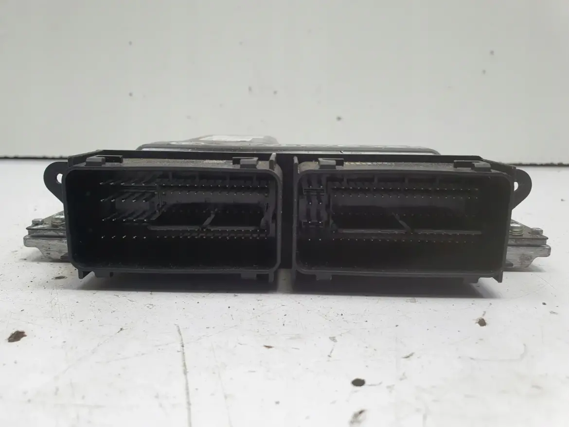 Volvo V60 II 2.0 D4 STEROWNIK SILNIKA komputer 32242005