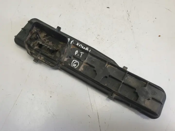 Opel Astra G II Kombi WKŁAD TYLNEJ LAMPY Prawy tył pasażera 393204