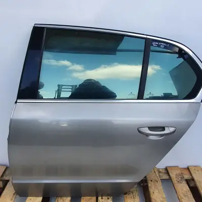Skoda Superb II KOMBI TYLNE DRZWI LEWE TYŁ 9202
