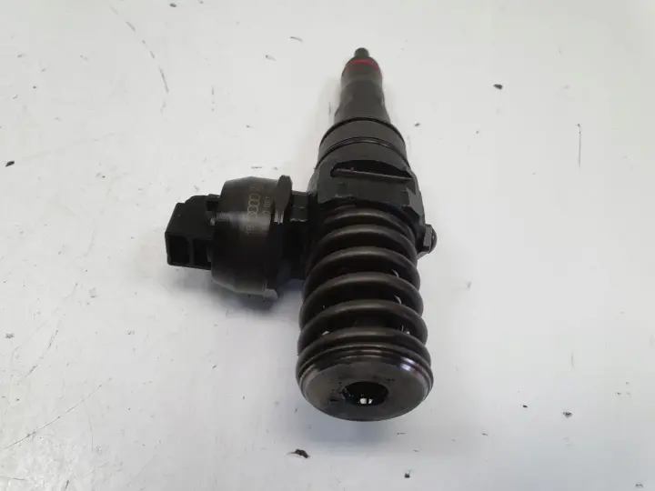 VW Caddy III 2.0 SDI POMPOWTRYSKIWACZ wtrysk 038130073AP
