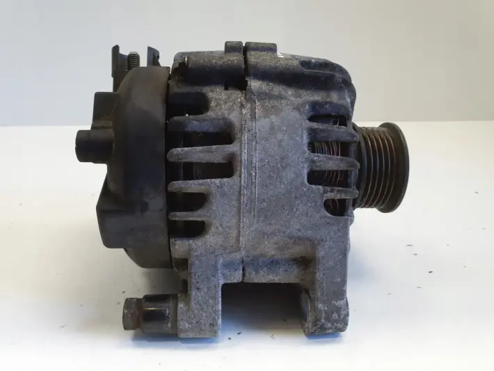 Volvo S40 II V50 1.6 D D2 ALTERNATOR 30659389 120A valeo
