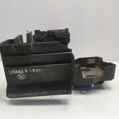 Laguna II 1.9 DCI PODSTAWA AKUMULATORA Skrzynka