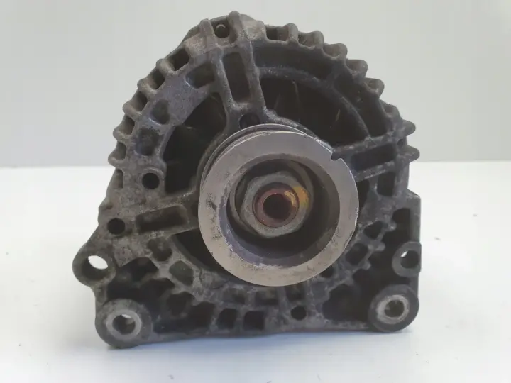 VW Golf V 1.6 FSI ALTERNATOR 03C903023D 110A bosch