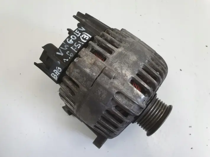 VW Golf V 1.6 FSI ALTERNATOR 110A 03C903023B valeo