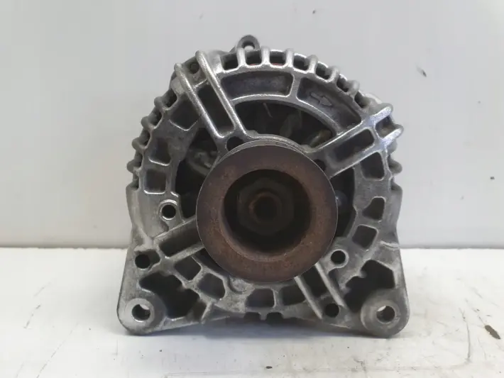 Renault Master II 2.5 DCI ALTERNATOR 0124525044 150A bosch