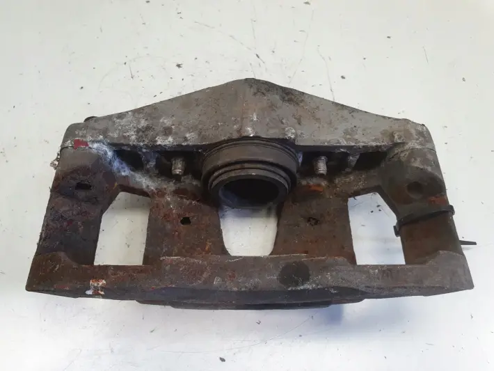 Volvo V40 II PRZEDNI ZACISK HAMULCOWY prawy przód PASAŻERA P.P 976