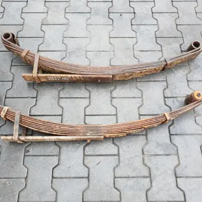 Toyota Land Cruiser J60 HJ60 4.0 D PRZEDNI RESOR