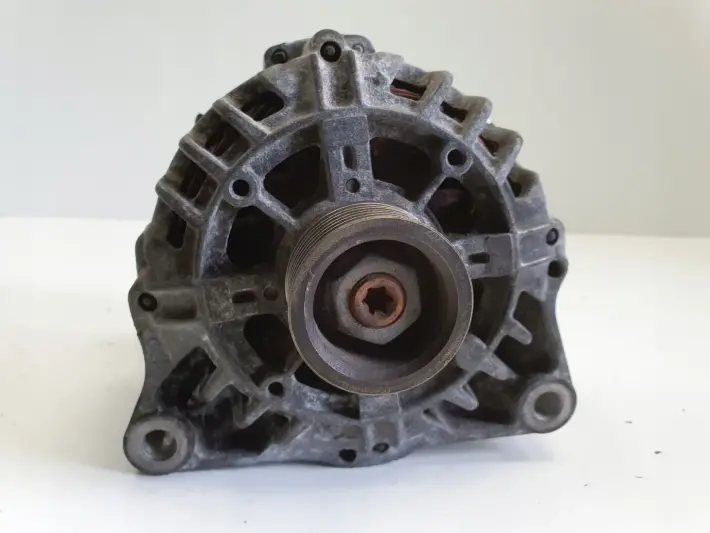 Peugeot 206 1.6 16V ALTERNATOR 9649611780 valeo