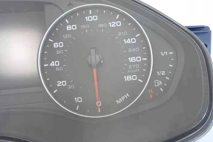 Audi A6 C7 3.0 TDI LICZNIK ZEGARY 4G8920950G oryg