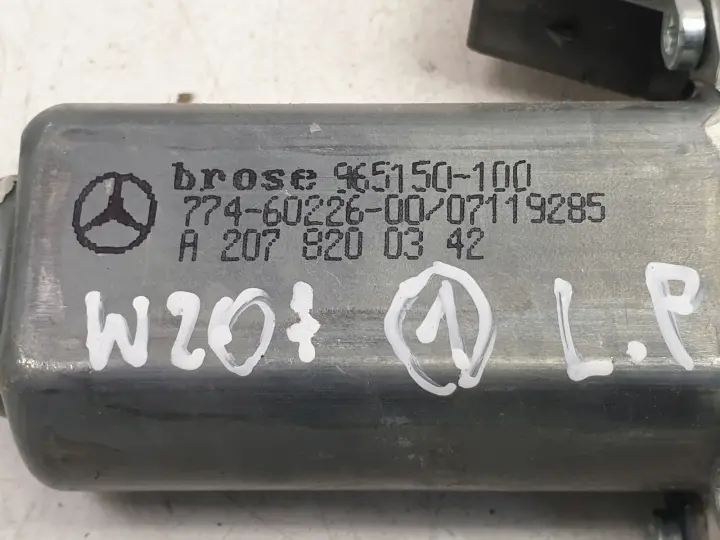 Mercedes W207 C207 LEWY SILNICZEK PODNOSZENIA SZYB
