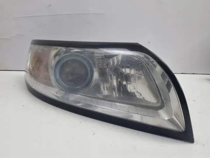 Volvo S40 II V50 LIFT PRZEDNIA LAMPA PRAWA prawy przód 31299588