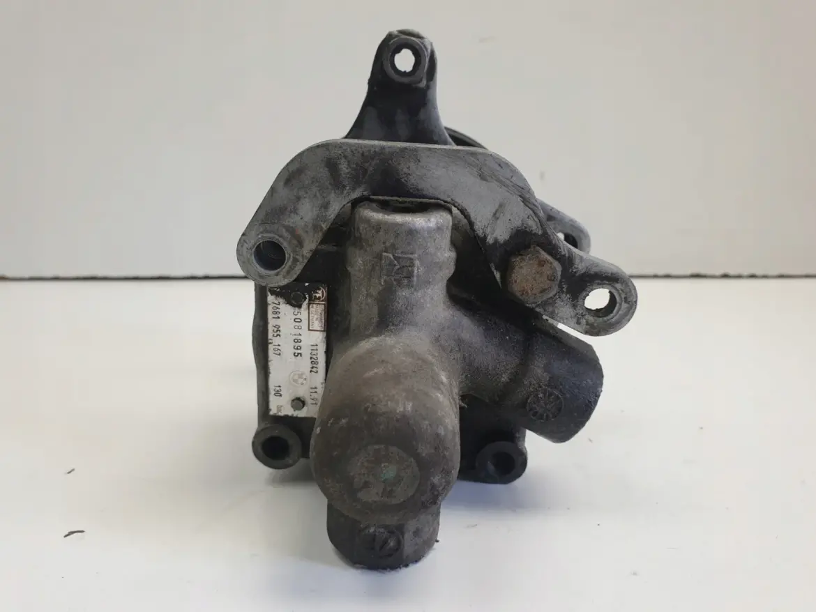 BMW E36 1.8 i POMPA WSPOMAGANIA 7681955