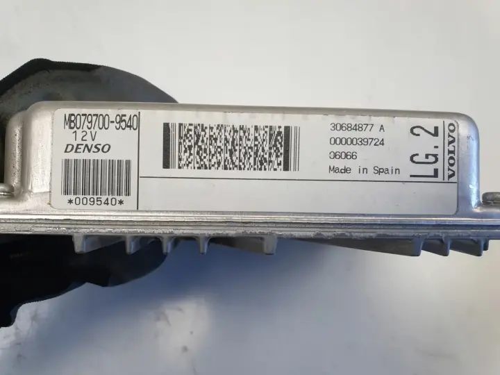Volvo V70 II 2.4 BENZYNA KOMPUTER SILNIKA sterownik 30684877 079700-9540