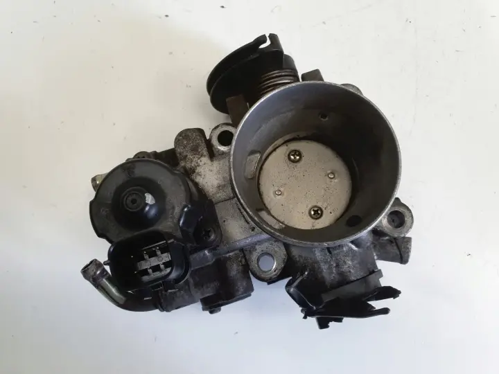 Mitsubishi Space Star 1.6 16V PRZEPUSTNICA AC50-356