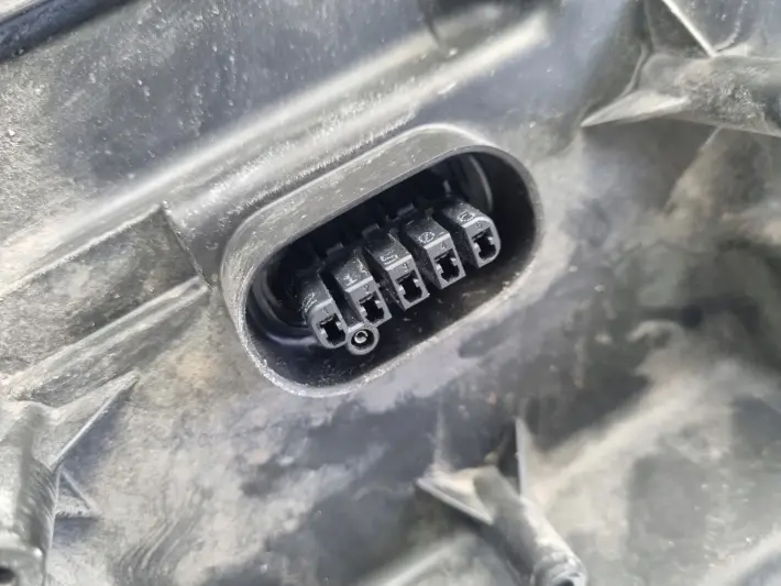 Range Rover Sport L320 05-09r PRZEDNIA LAMPA LEWA lewy przód XENON EUROPA