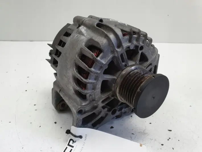 Renault Clio IV 0.9 TCe ALTERNATOR TG12C125 231007842R 2113005886