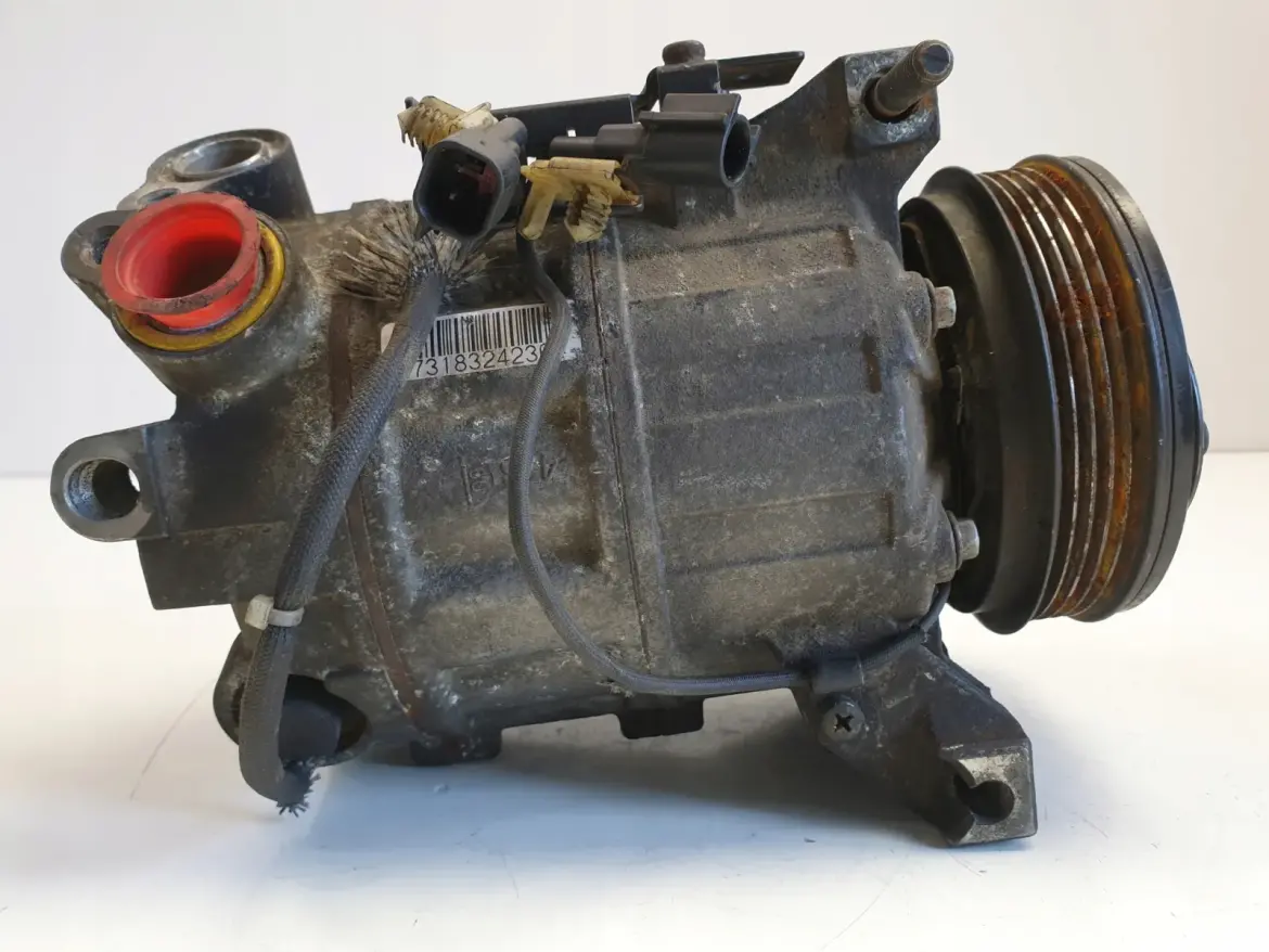 Volvo XC60 2.4 D5 SPRĘŻARKA KLIMATYZACJI 8708581