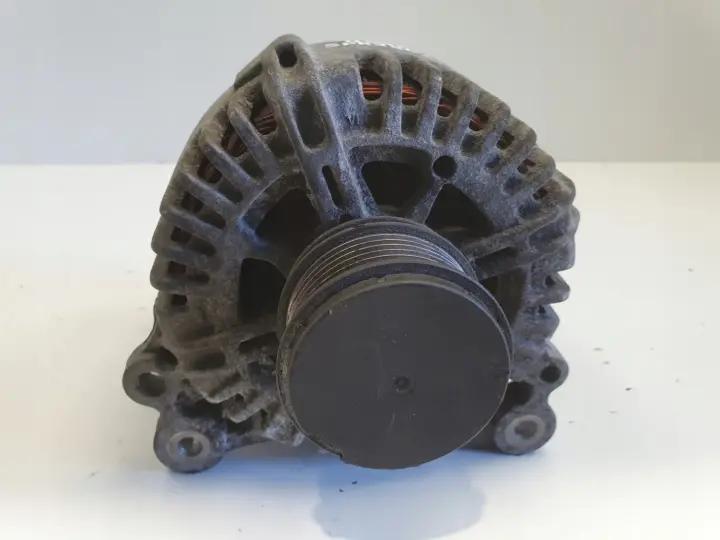 VW Golf V 1.9 TDI ALTERNATOR valeo 06F903023C 140A