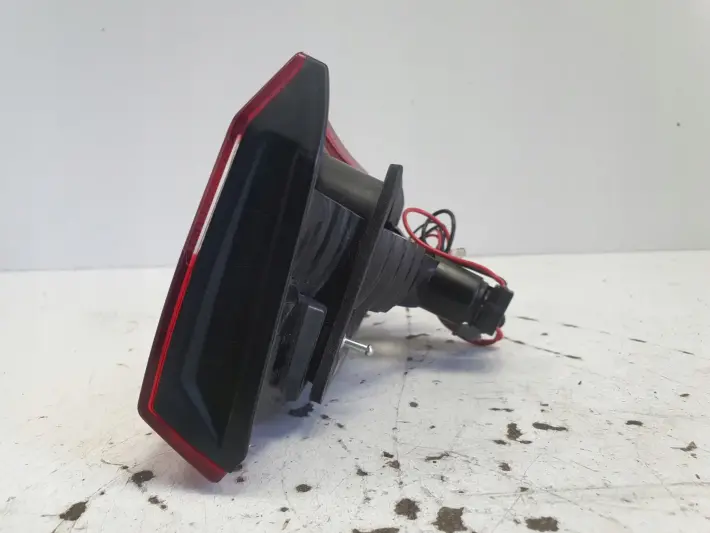 Volvo S60 II TYLNA LAMPA LEWA lewy tył kierowcy w klapę 30796271