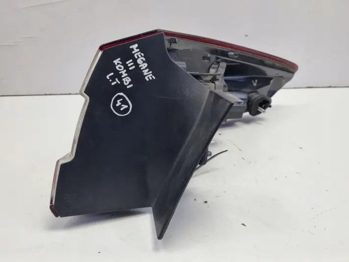 Renault Megane III kombi TYLNIA TYLNA LAMPA LEWA lewy tył 265550010R
