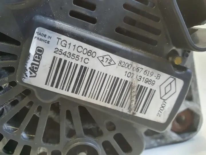 Renault Scenic II 1.6 16V ALTERNATOR 8200667619 valeo