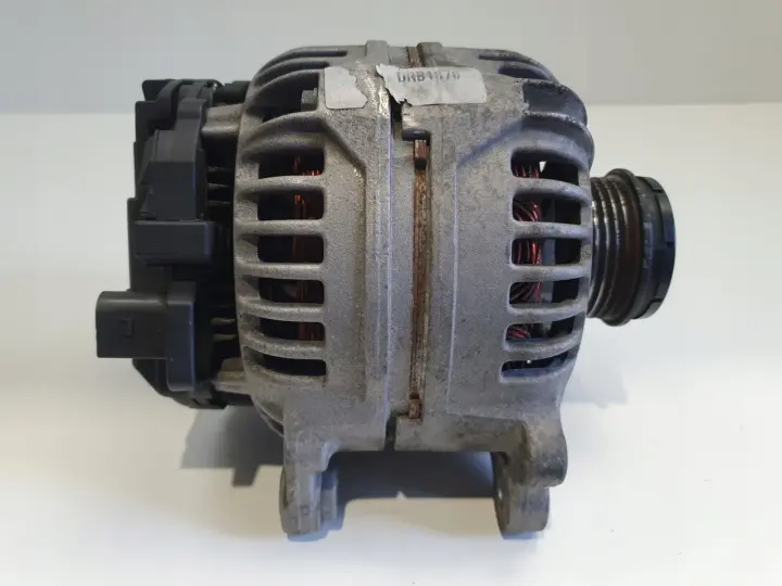 Audi A4 B7 1.9 TDI ALTERNATOR BOSCH