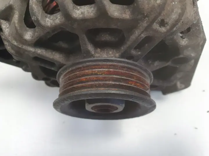 Hyundai Coupe II 2.0 16V ALTERNATOR valeo 2655635 90A
