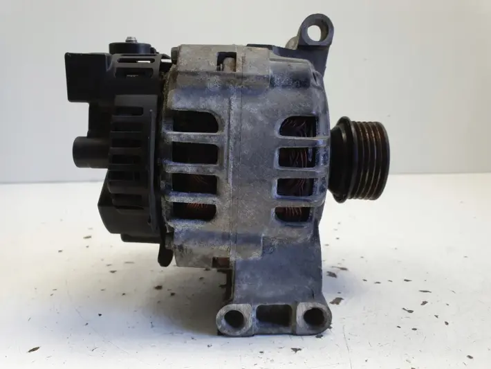 Mercedes W169 1.5 8V ALTERNATOR A2661540802 90A valeo
