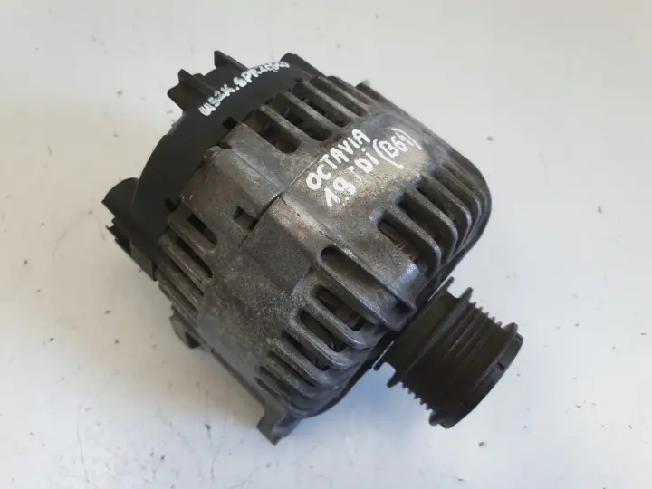 Skoda Octavia II 1.9 TDI ALTERNATOR 06F903023C valeo 140A