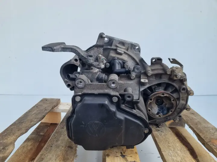 VW Passat B6 1.9 TDI SKRZYNIA BIEGÓW manualna JCR manual
