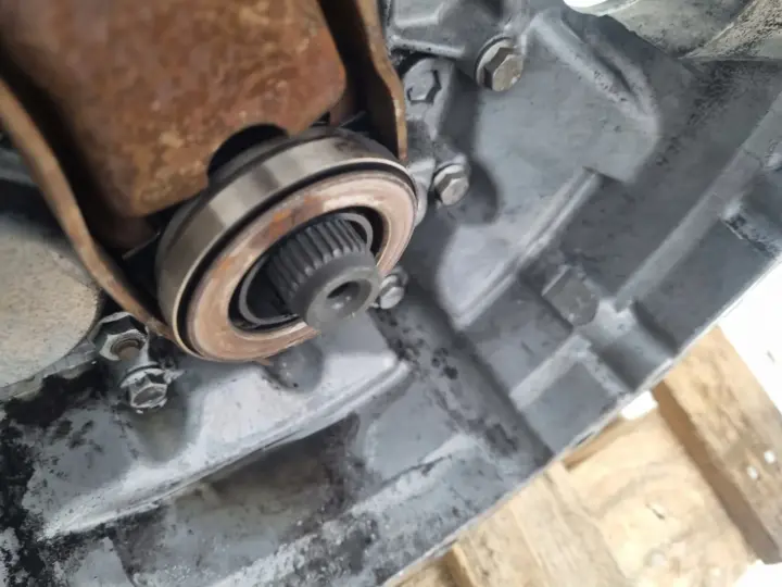 VW Passat B6 2.0 FSI SKRZYNIA BIEGÓW manualna JYL manual