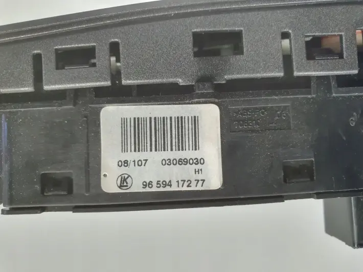 Peugeot 308 WŁĄCZNIK ŚWIATEŁ AWARYJNYCH Panel 9659417277