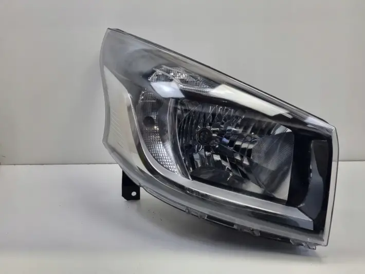 Renault Trafic III 14-19r PRZEDNIA LAMPA PRAWA PRAWY PRZÓD 260109424R