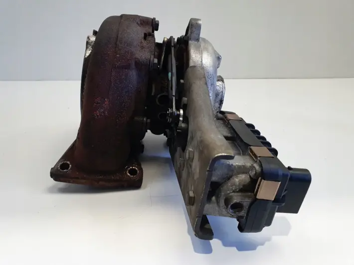 Volvo V70 II XC70 XC90 2.4 D5 TURBOSPRĘŻARKA turbo 30757080