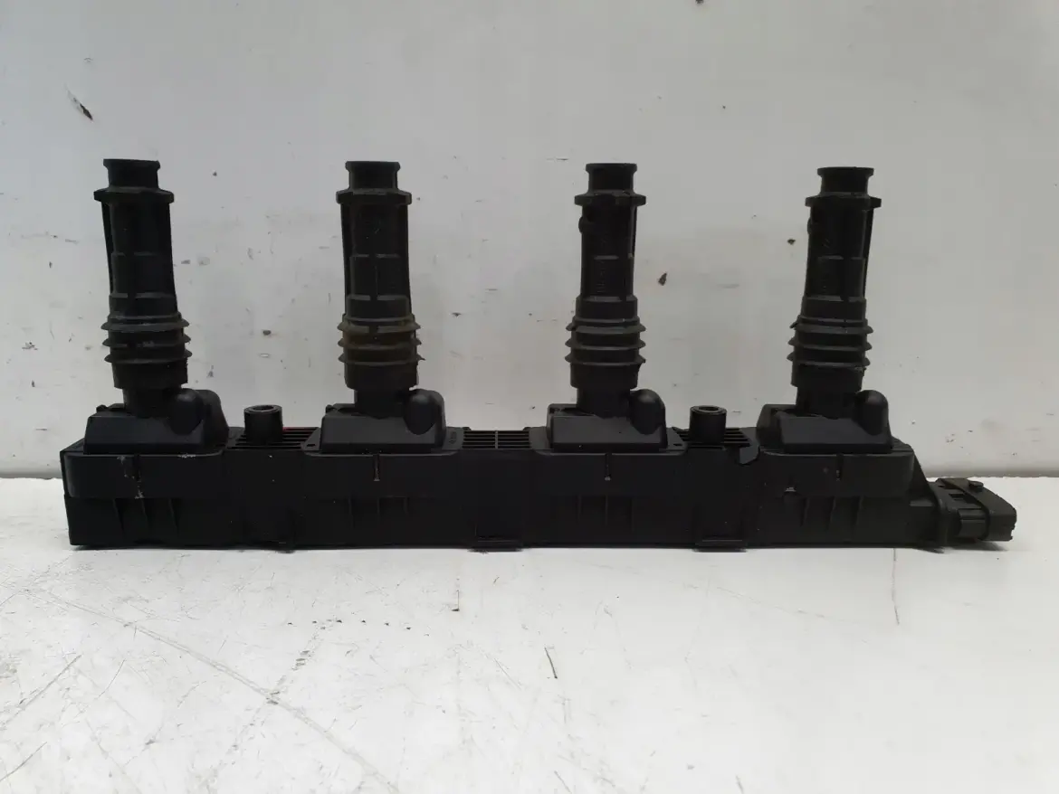 Opel Corsa D 1.2 1.4 16V CEWKA ZAPŁONOWA 0221503472