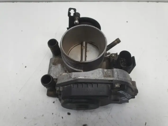 VW Passat B5 1.8 20V PRZEPUSTNICA 058133063H