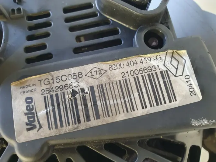 Renault Trafic II 2.0 DCI ALTERNATOR valeo 8200404459
