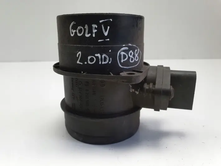 VW Golf V 2.0 TDI PRZEPŁYWOMIERZ POWIETRZA 0281002461 074906461B