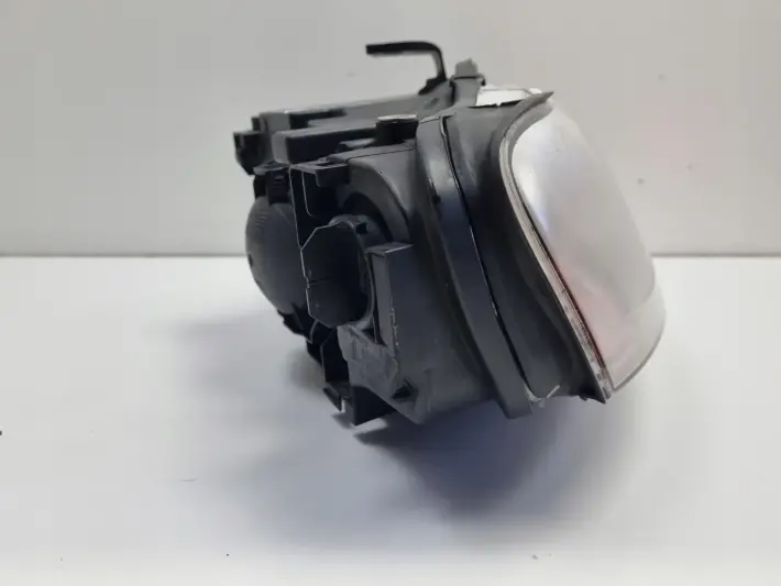 Audi A4 B7 04-08r PRZEDNIA LAMPA PRAWA PRAWY PRZÓD 1305630462