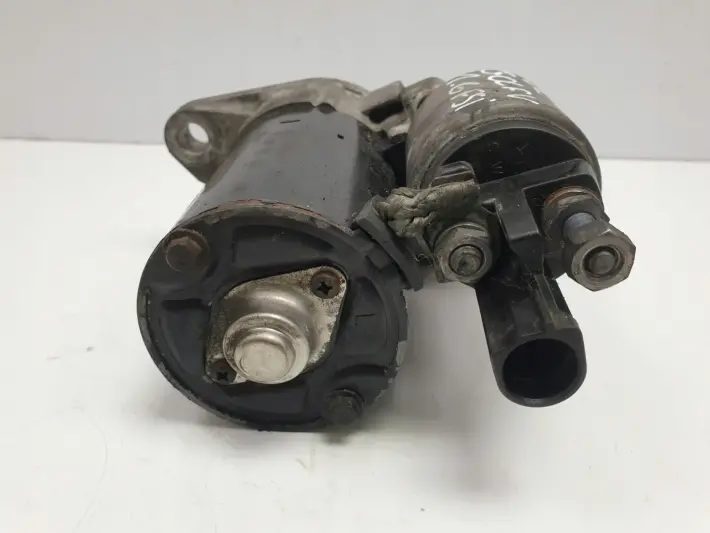VW Golf V 1.6 FSI ROZRUSZNIK bosch 0001120406