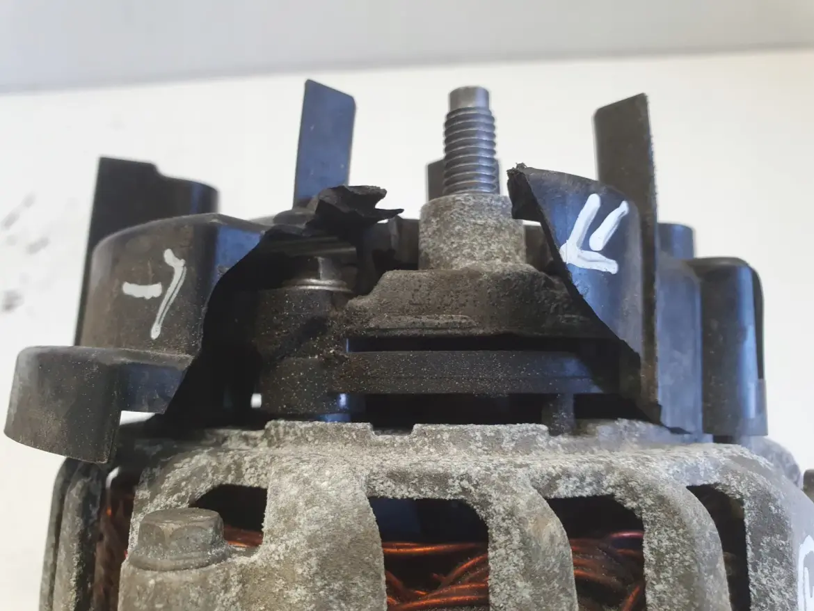 Dacia Logan II 0.9 TCe ALTERNATOR 231005300R