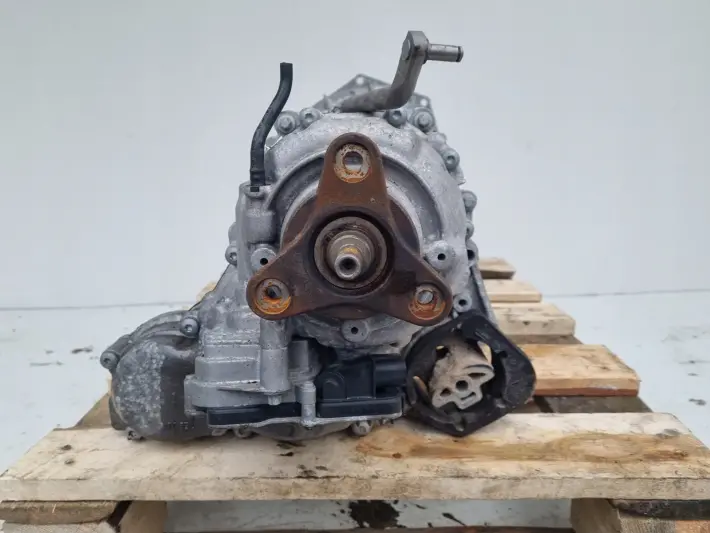 BMW X3 F25 2.0 D REDUKTOR MANUALNEJ SKRZYNI BIEGÓW 7649782