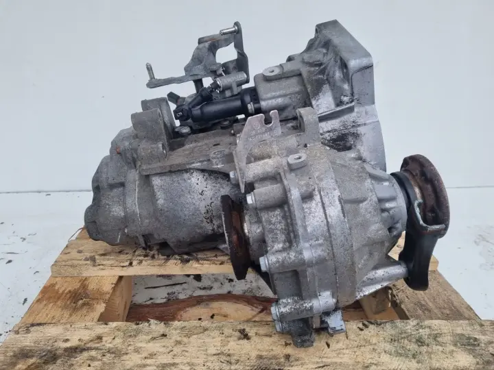 VW Passat B6 2.0 FSI SKRZYNIA BIEGÓW manualna JYL manual