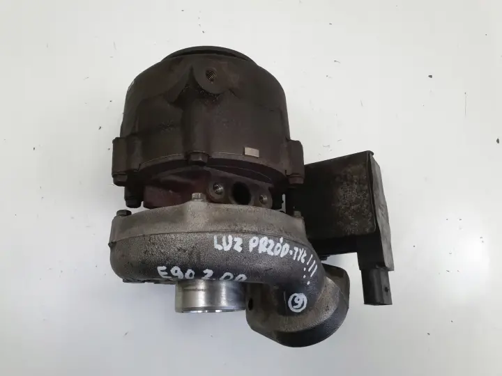 BMW E87 E90 E91 2.0 D TURBOSPRĘŻARKA turbo 7795498