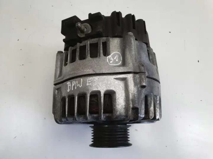 BMW E87 E90 2.0 D ALTERNATOR valeo 7802261 AL03 180A
