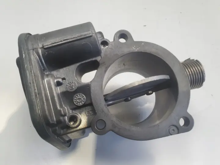 BMW E87 E90 E91 2.0 D N47 PRZEPUSTNICA 7804373