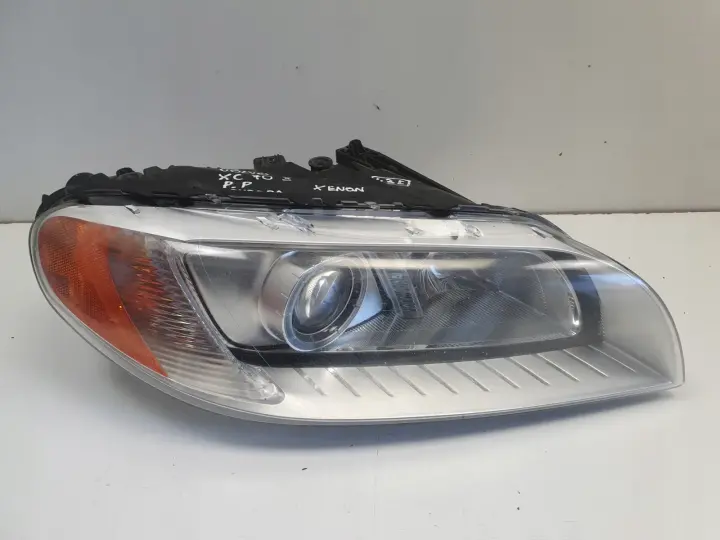 Volvo S80 II V70 III 06-16r PRZEDNIA LAMPA PRAWA PRAWY PRZÓD xenon 31214348