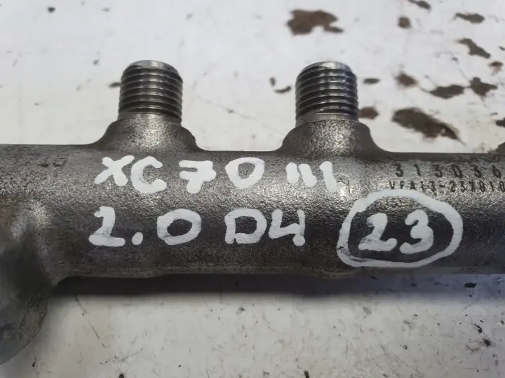 Volvo V70 III XC70 II lift 2.0D D4 LISTWA WTRYSKOWA 31303612